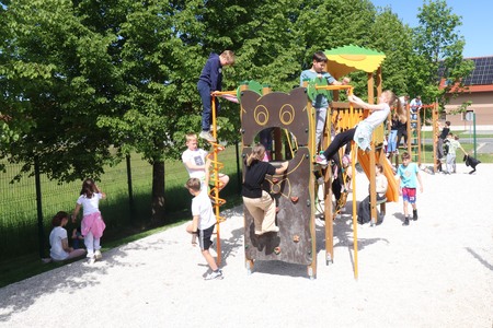 Otvoritev igrišča OŠ Begunje 37 Foto Ljubo Vukelič